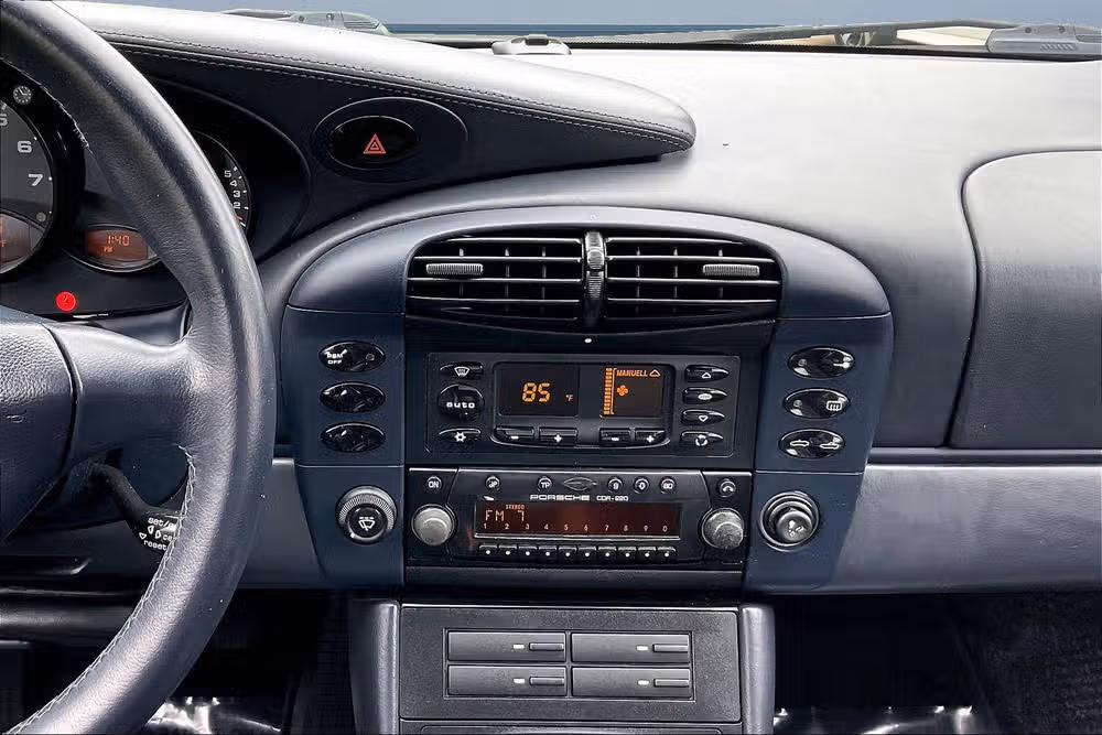 2001 Porsche 911 Carrera Image 6