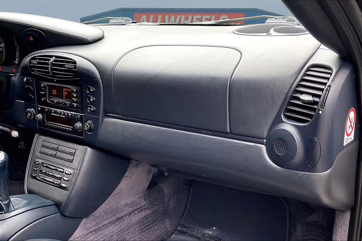 2001 Porsche 911 Carrera Image 15