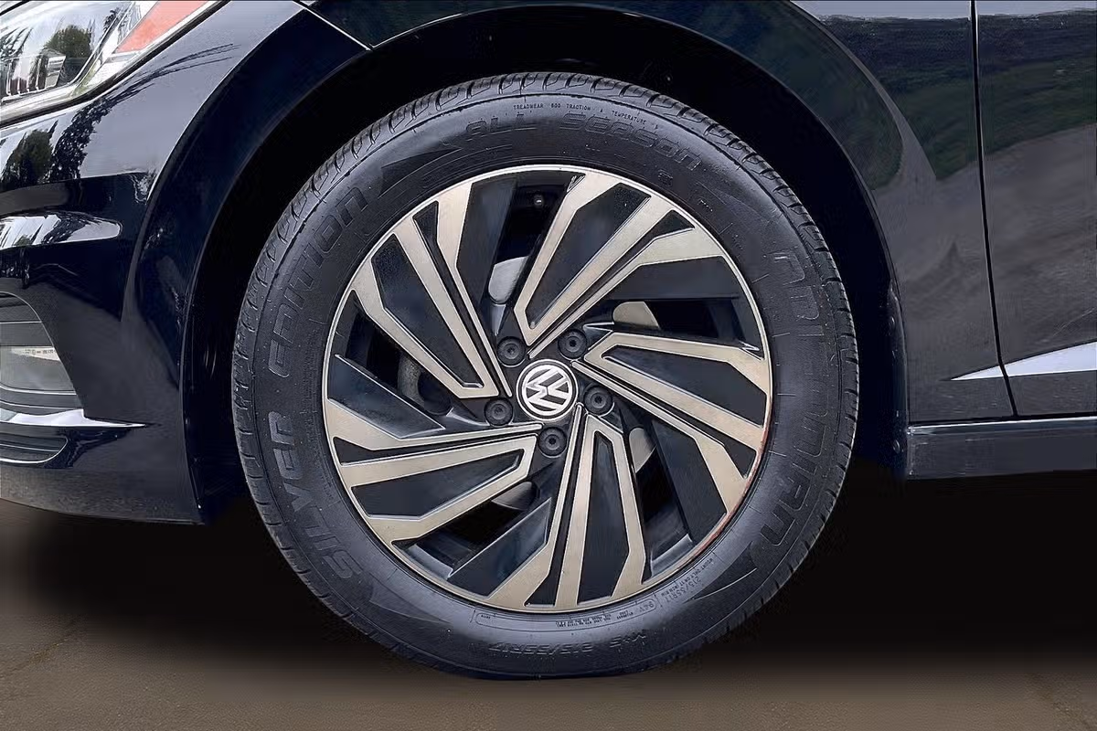 2019 Volkswagen Jetta SEL Premium Image 9