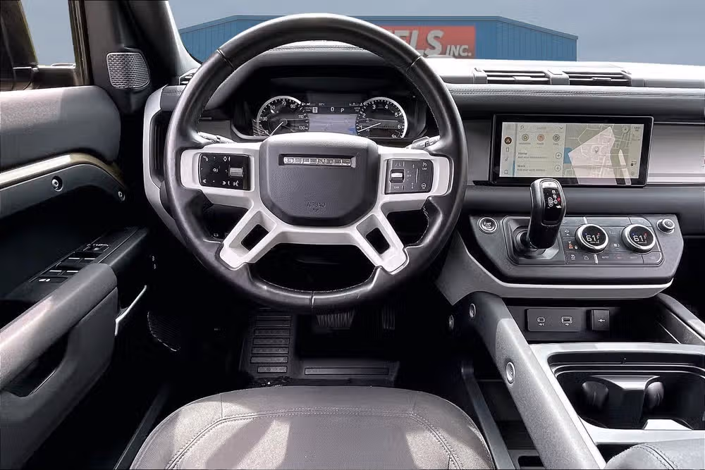 2023 Land Rover Defender 110 Standard Image 5