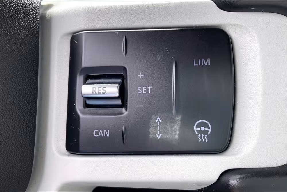 2023 Land Rover Defender 110 Standard Image 17