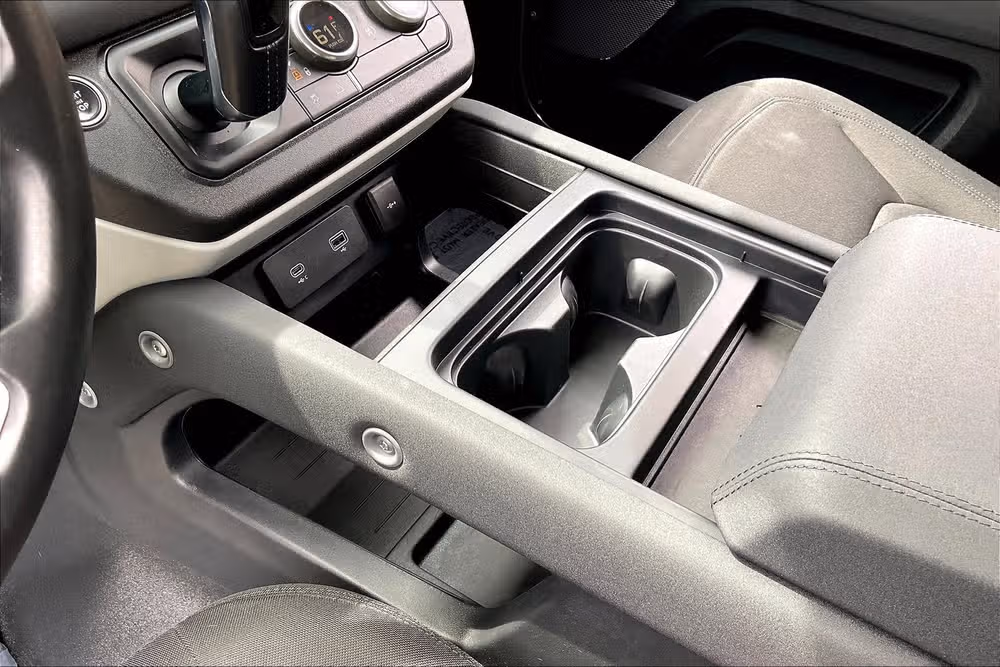 2023 Land Rover Defender 110 Standard Image 13