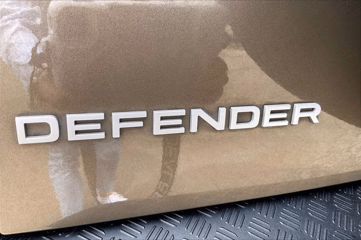 2023 Land Rover Defender 110 Standard Image 8