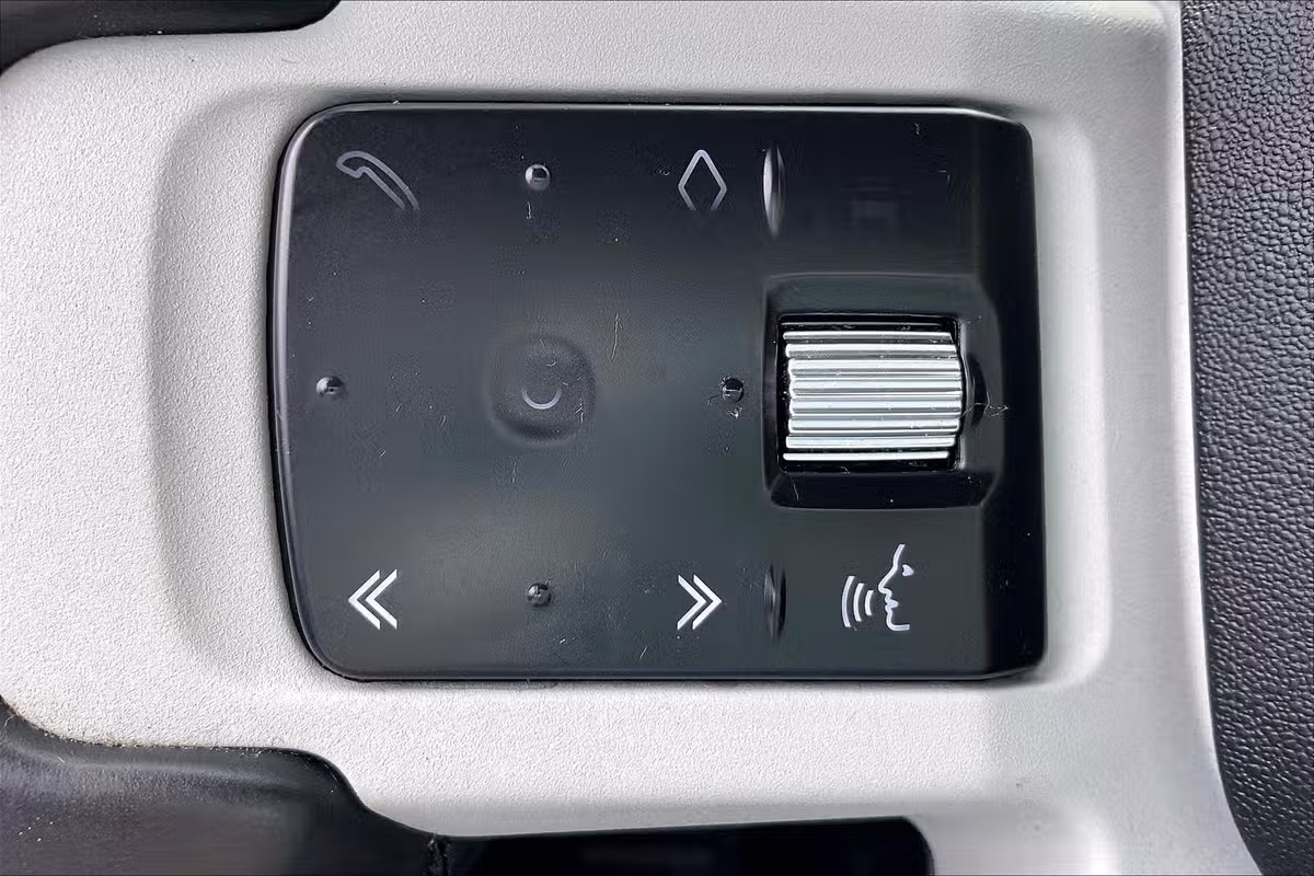 2023 Land Rover Defender 110 Standard Image 16
