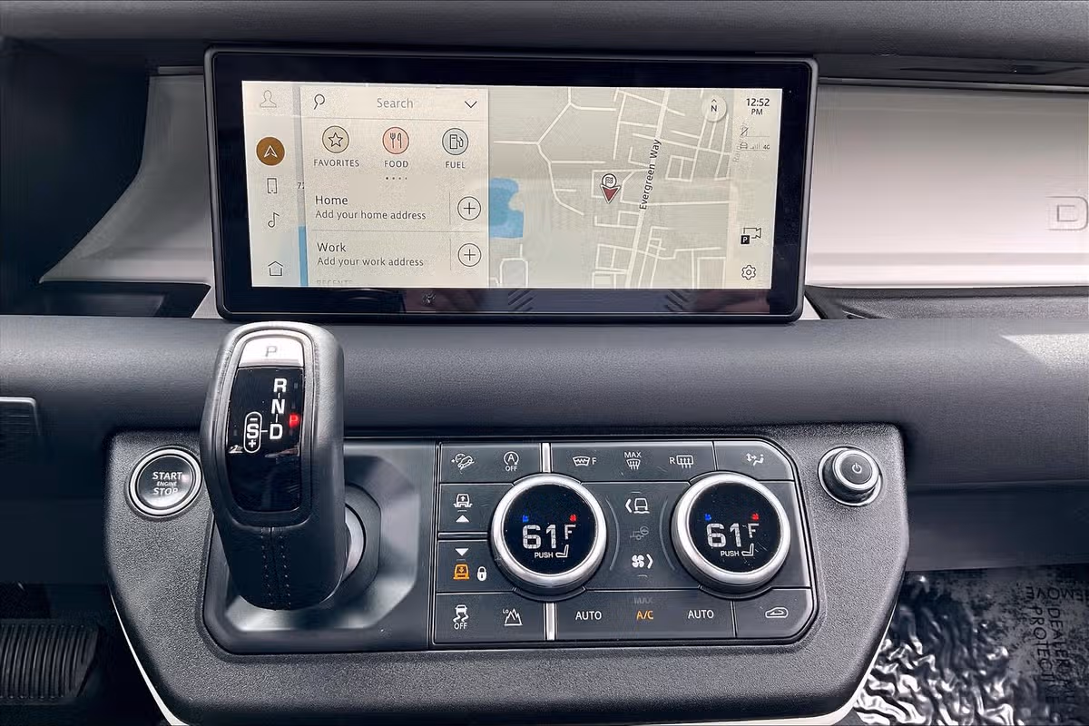 2023 Land Rover Defender 110 Standard Image 29