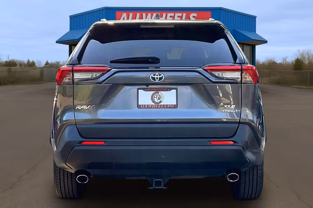 2021 Toyota RAV4 Hybrid XLE Premium Image 4