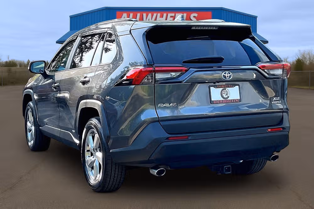 2021 Toyota RAV4 Hybrid XLE Premium Image 2