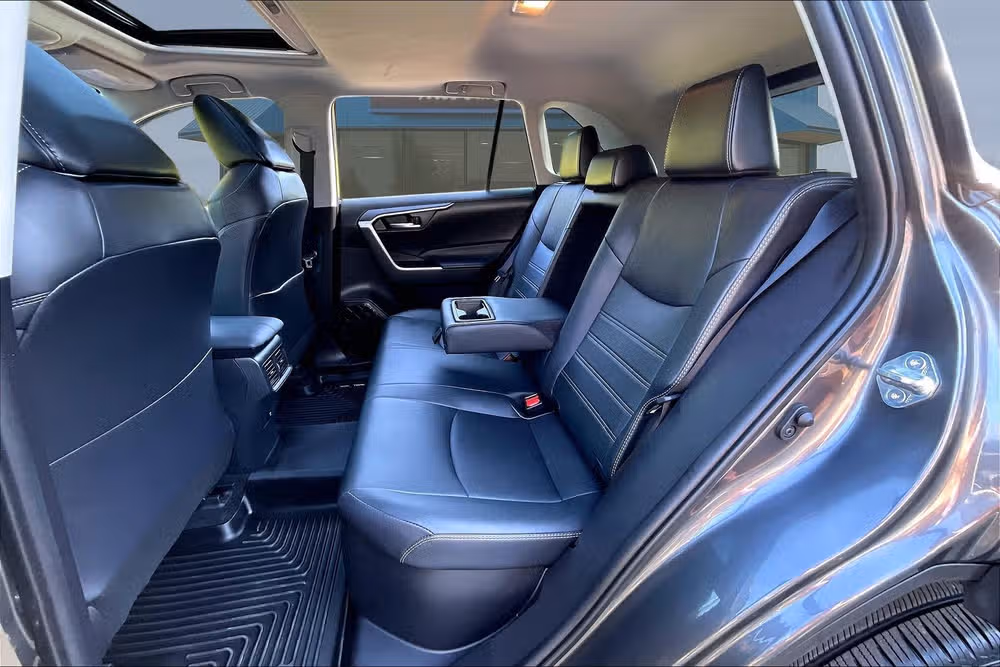 2021 Toyota RAV4 Hybrid XLE Premium Image 25