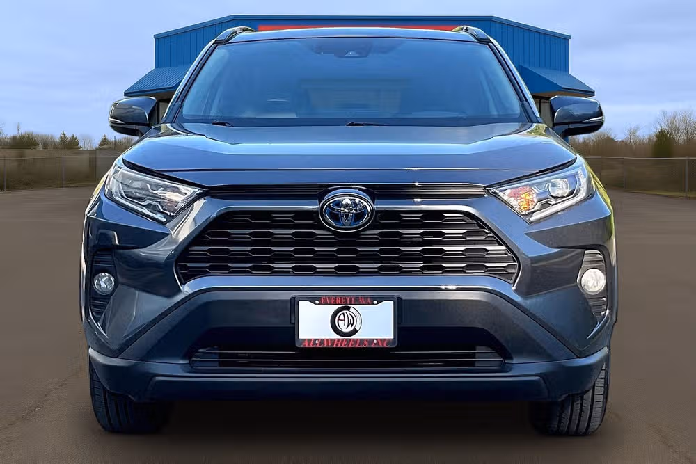 2021 Toyota RAV4 Hybrid XLE Premium Image 3