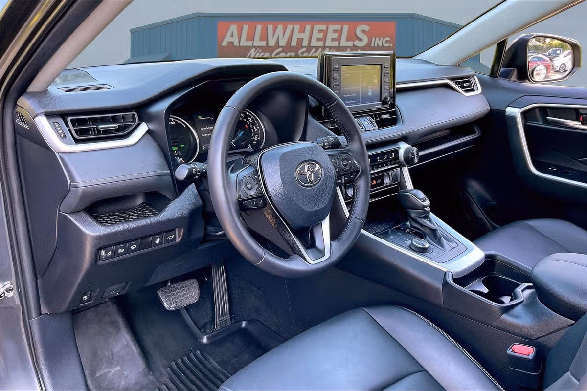 2021 Toyota RAV4 Hybrid XLE Premium Image 13