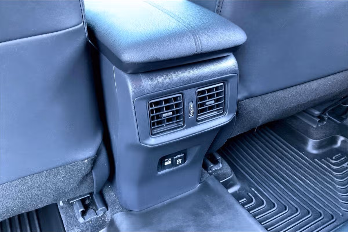 2021 Toyota RAV4 Hybrid XLE Premium Image 32