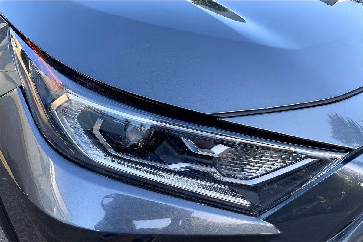 2021 Toyota RAV4 Hybrid XLE Premium Image 28