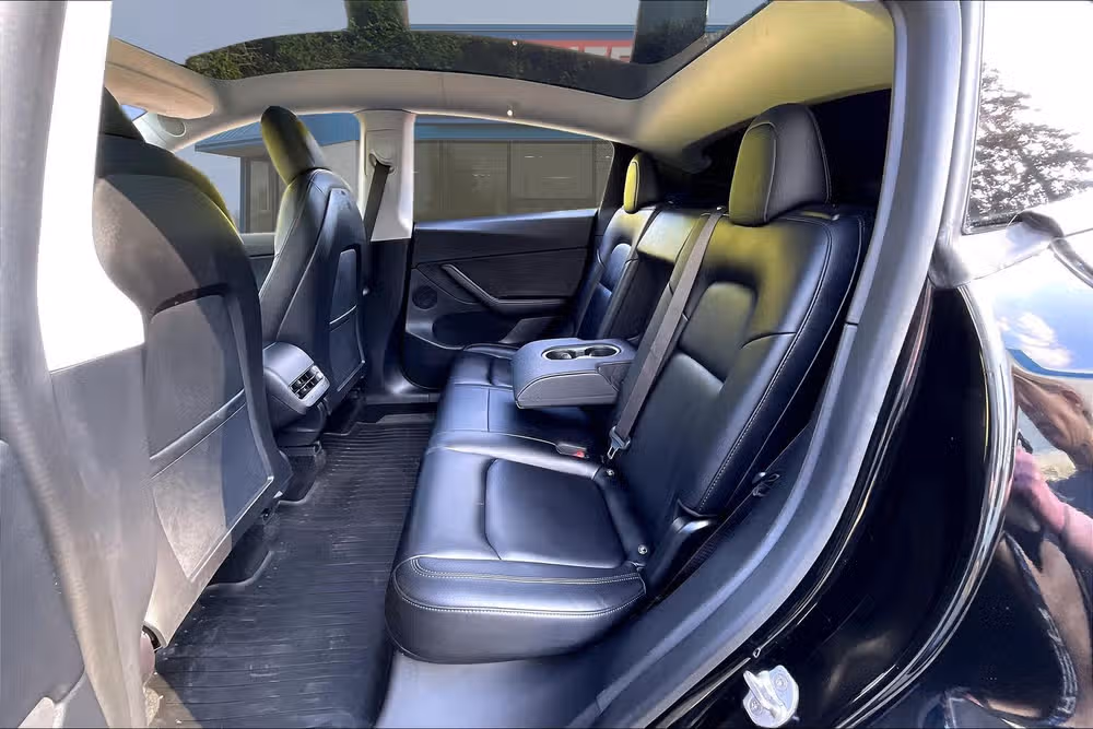 2021 Tesla Model Y Long Range Image 16