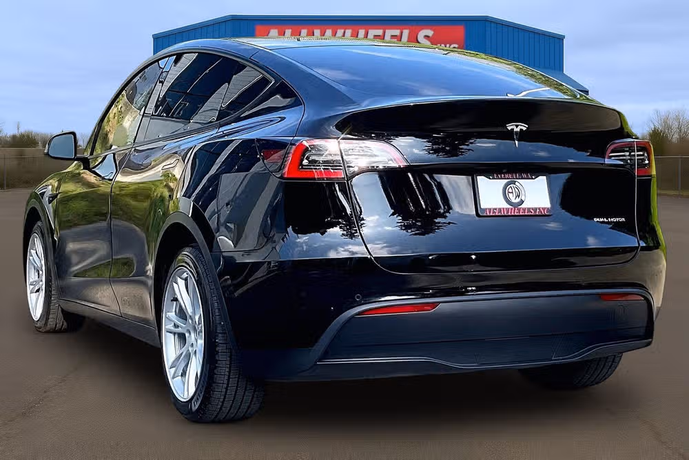 2021 Tesla Model Y Long Range Image 2