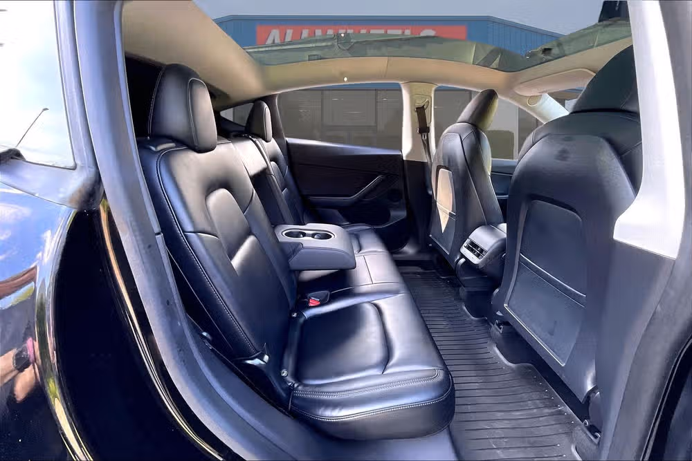 2021 Tesla Model Y Long Range Image 17