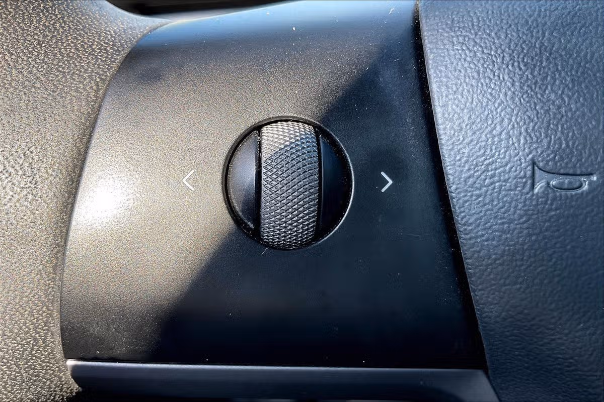 2021 Tesla Model Y Long Range Image 10