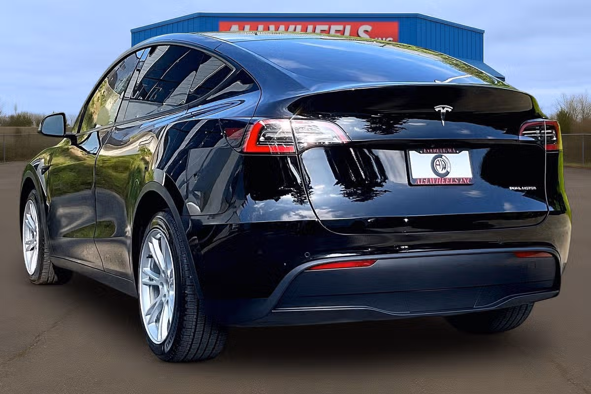 2021 Tesla Model Y Long Range Image 2