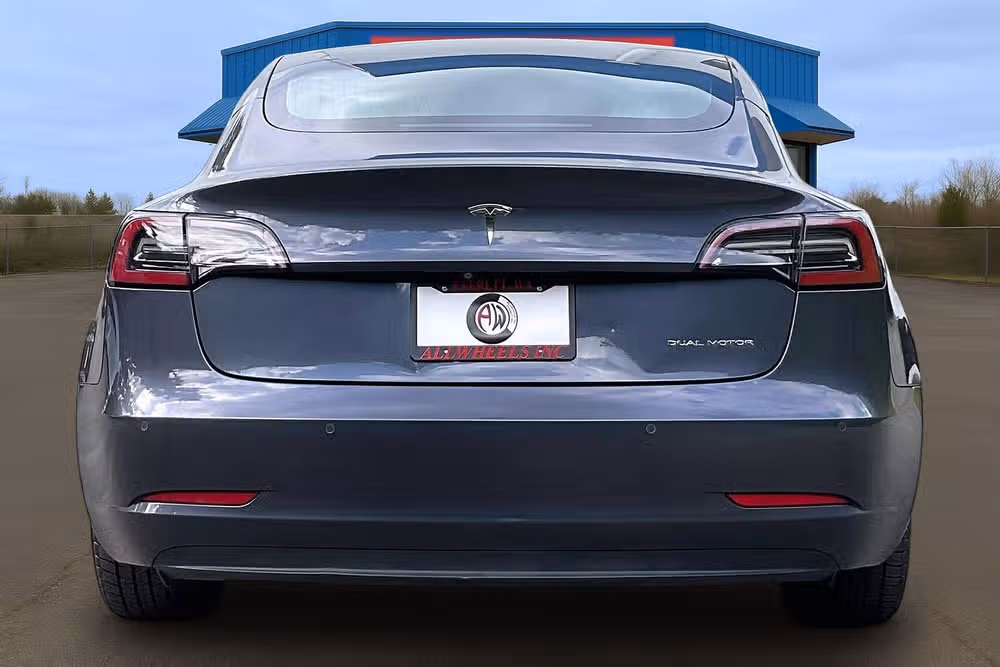 2018 Tesla Model 3 Performance Image 4