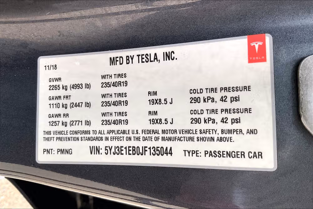 2018 Tesla Model 3 Performance Image 31
