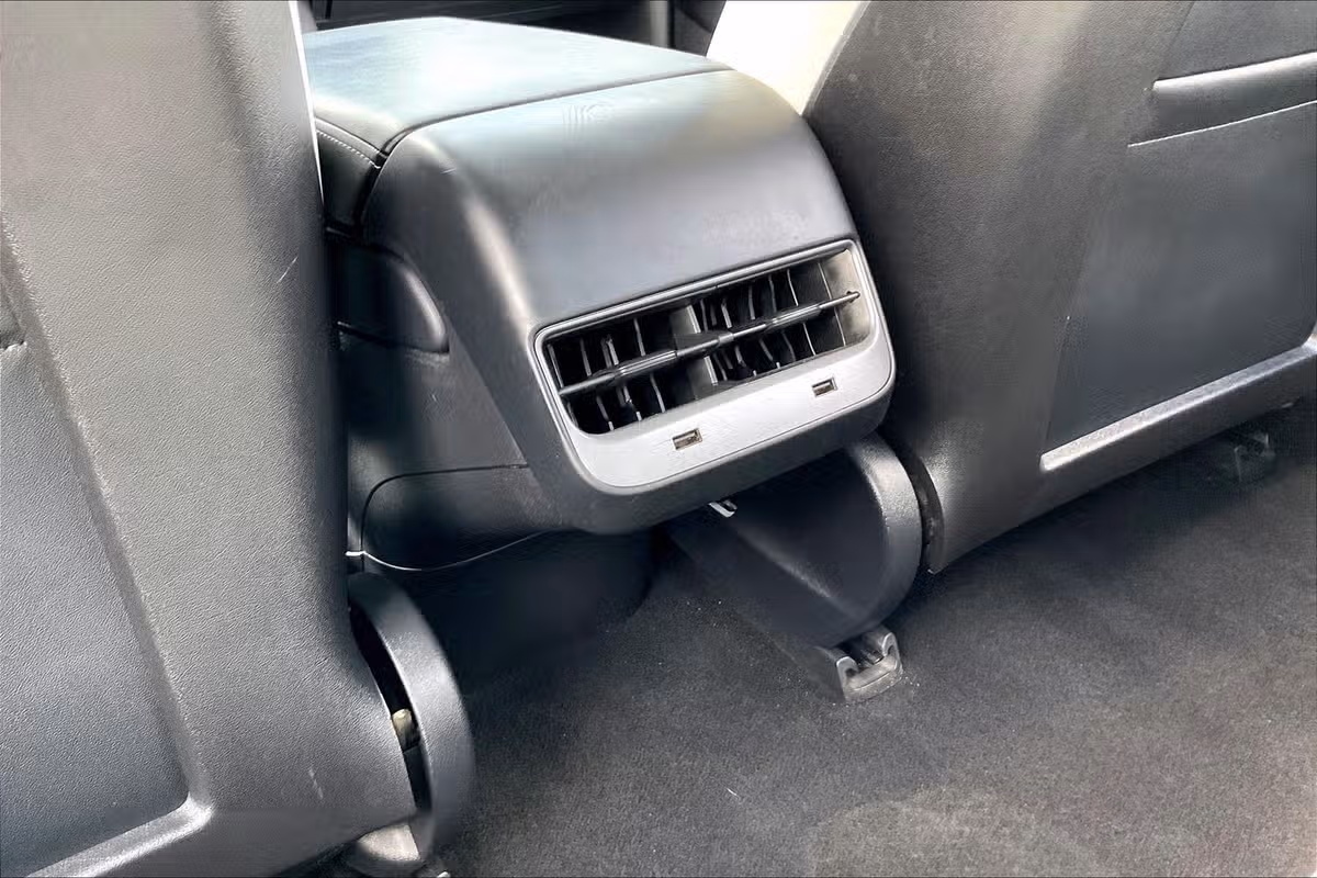 2018 Tesla Model 3 Performance Image 30