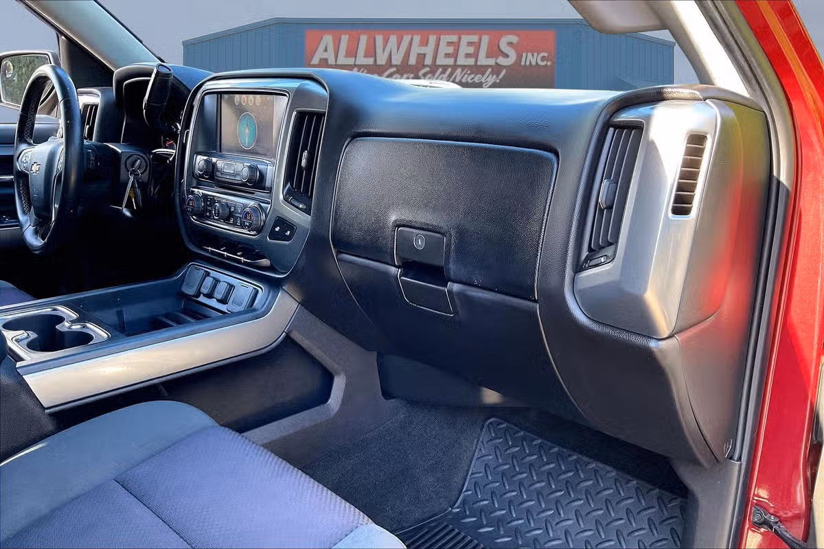 2014 Chevrolet Silverado 1500 LT Crew Cab Image 16