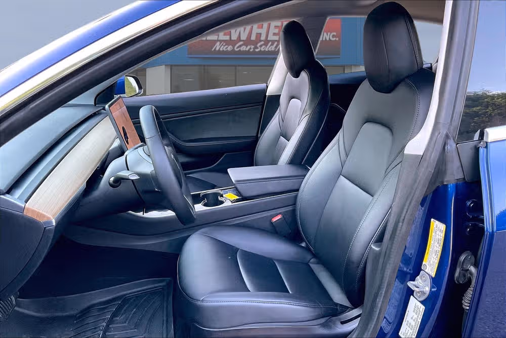 2020 Tesla Model 3 Long Range Image 21