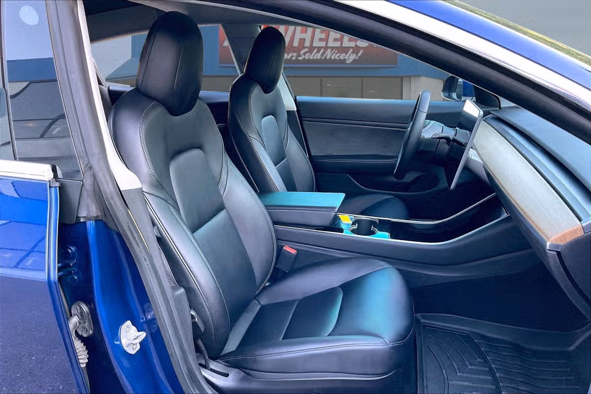 2020 Tesla Model 3 Long Range Image 7