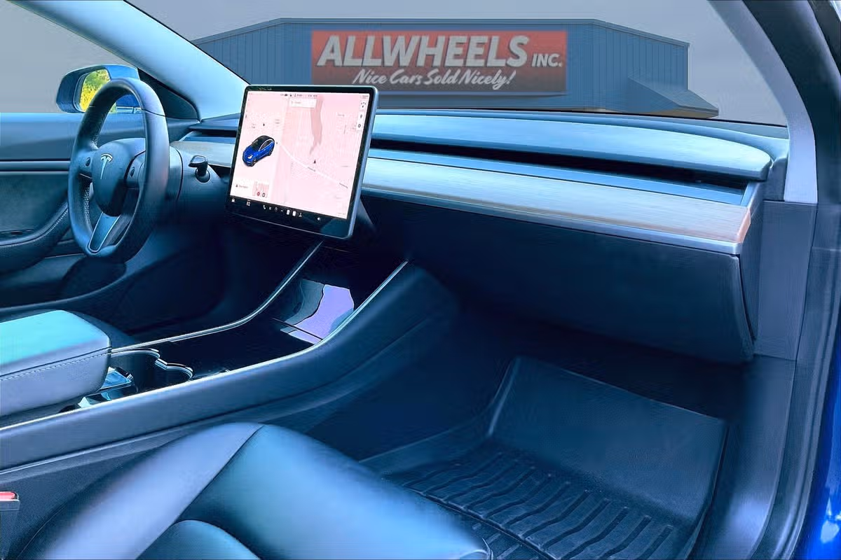 2020 Tesla Model 3 Long Range Image 14