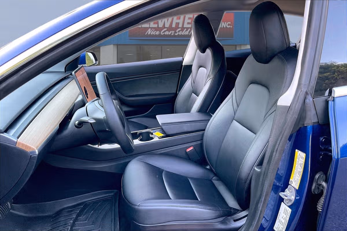 2020 Tesla Model 3 Long Range Image 21