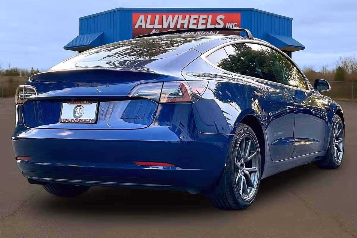 2020 Tesla Model 3 Long Range Image 10