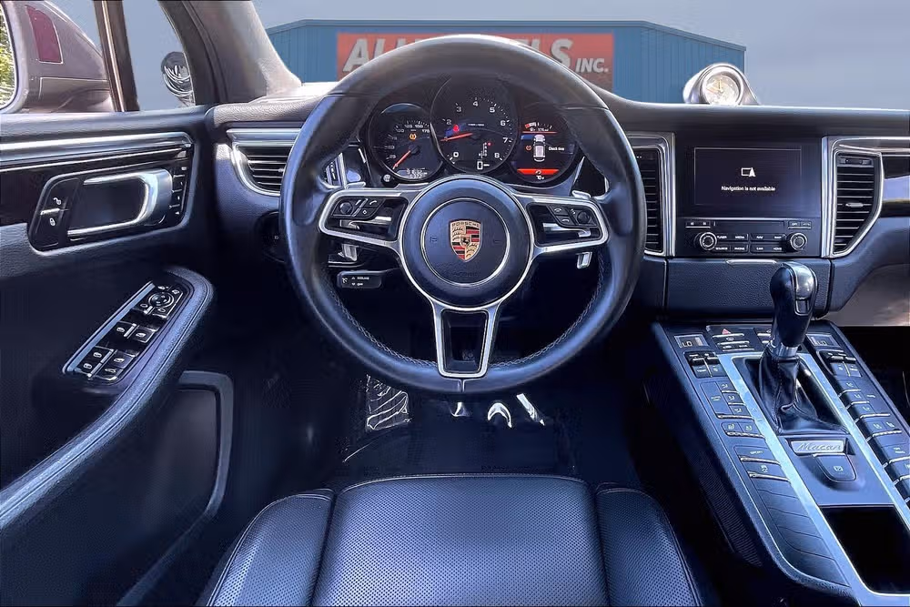 2018 Porsche Macan Base Image 4