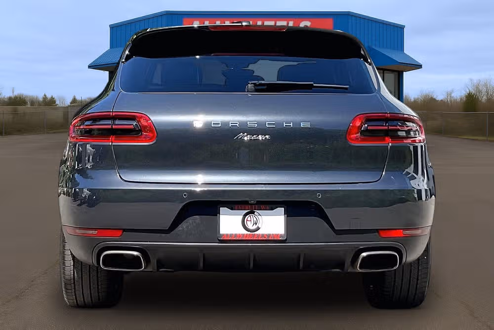 2018 Porsche Macan Base Image 3