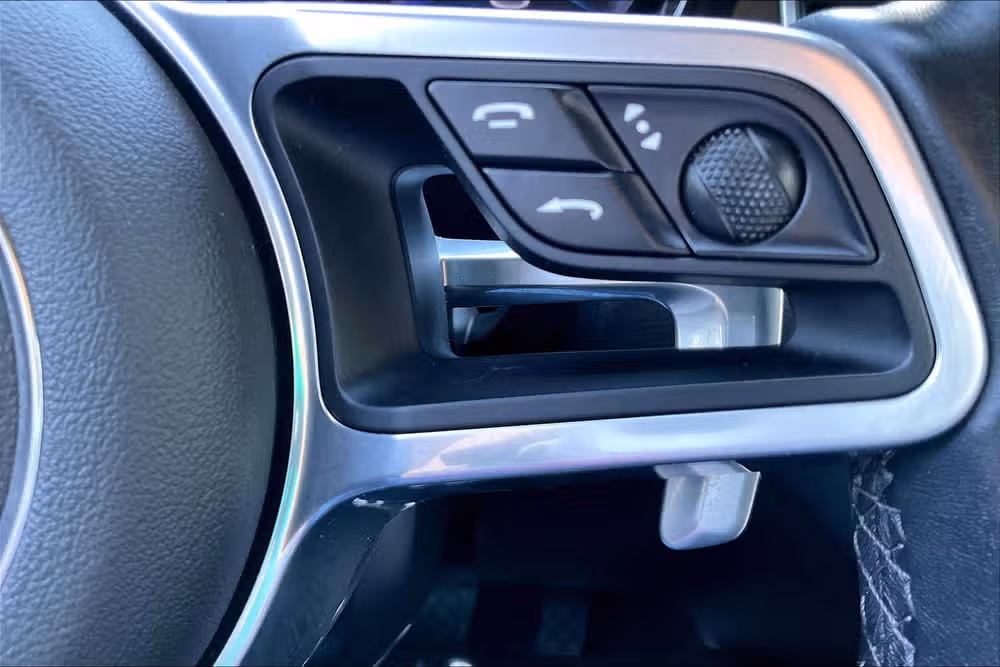 2018 Porsche Macan Base Image 16
