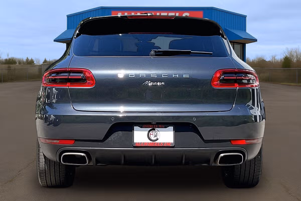 2018 Porsche Macan Base Image 3