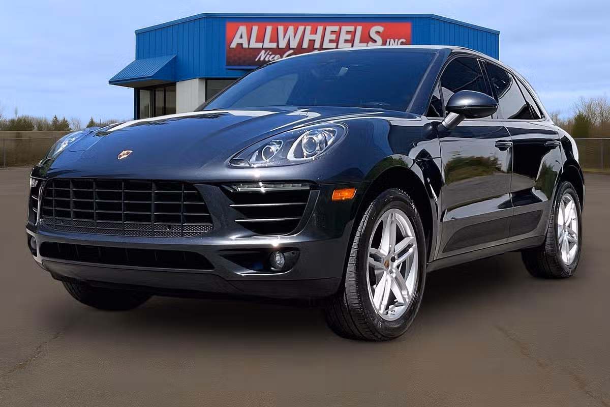 2018 Porsche Macan Base Image 9