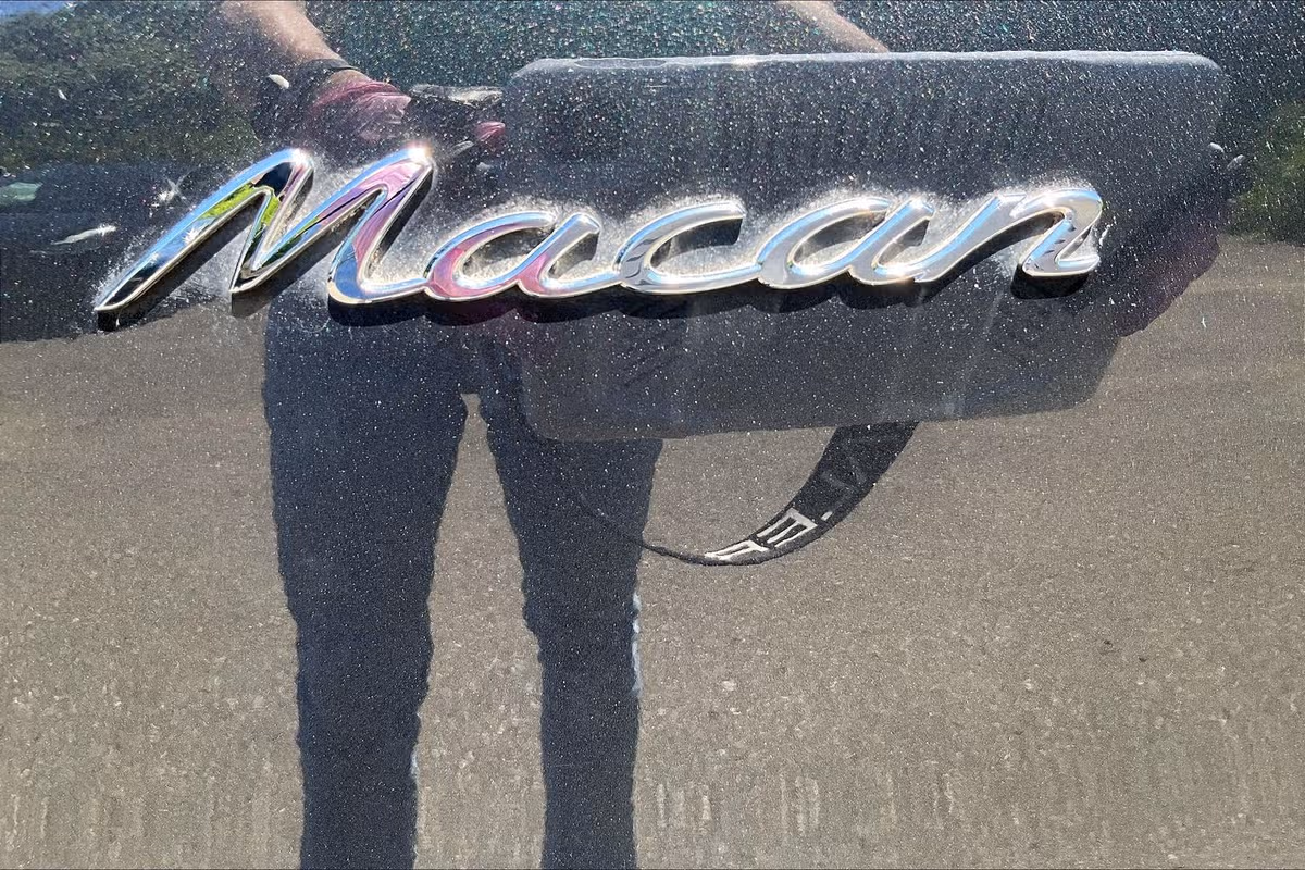 2018 Porsche Macan Base Image 7