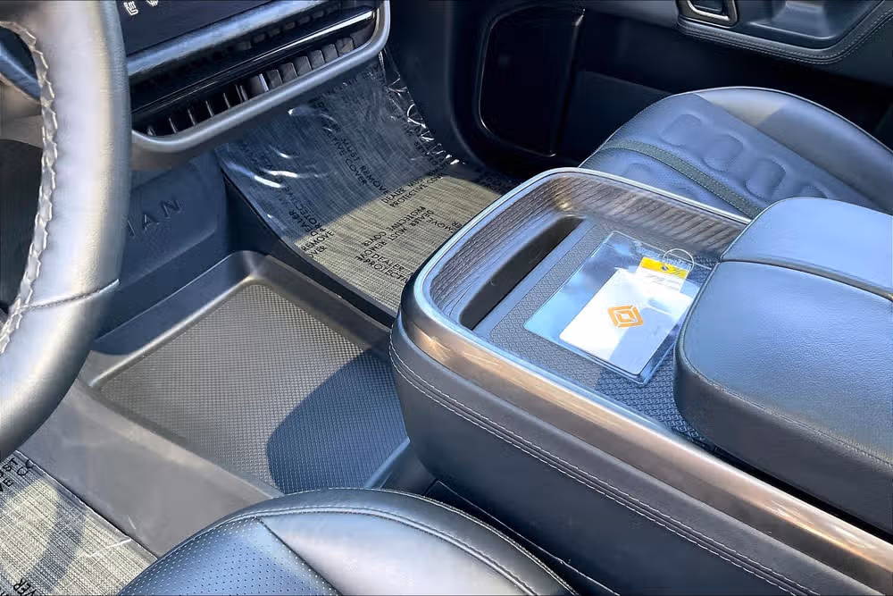 2024 Rivian R1S Adventure Image 13