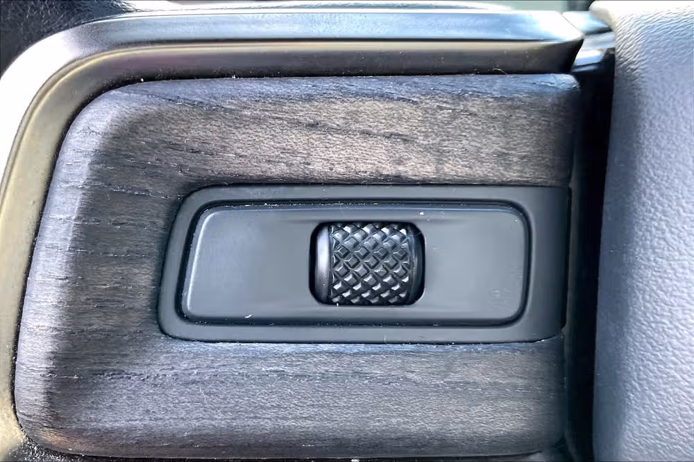 2024 Rivian R1S Adventure Image 16