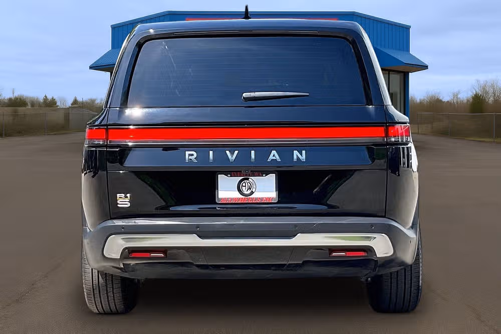 2024 Rivian R1S Adventure Image 4
