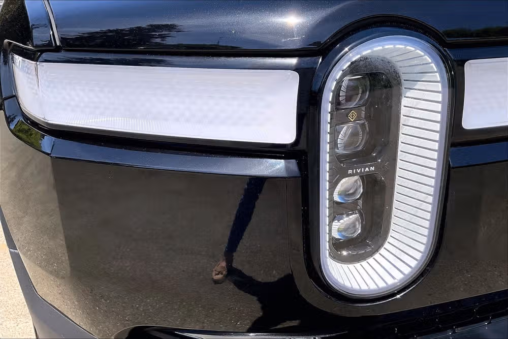 2024 Rivian R1S Adventure Image 28