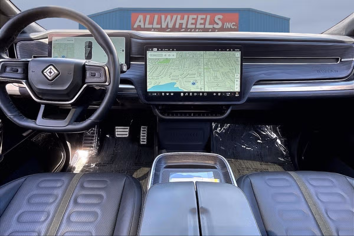 2024 Rivian R1S Adventure Image 14
