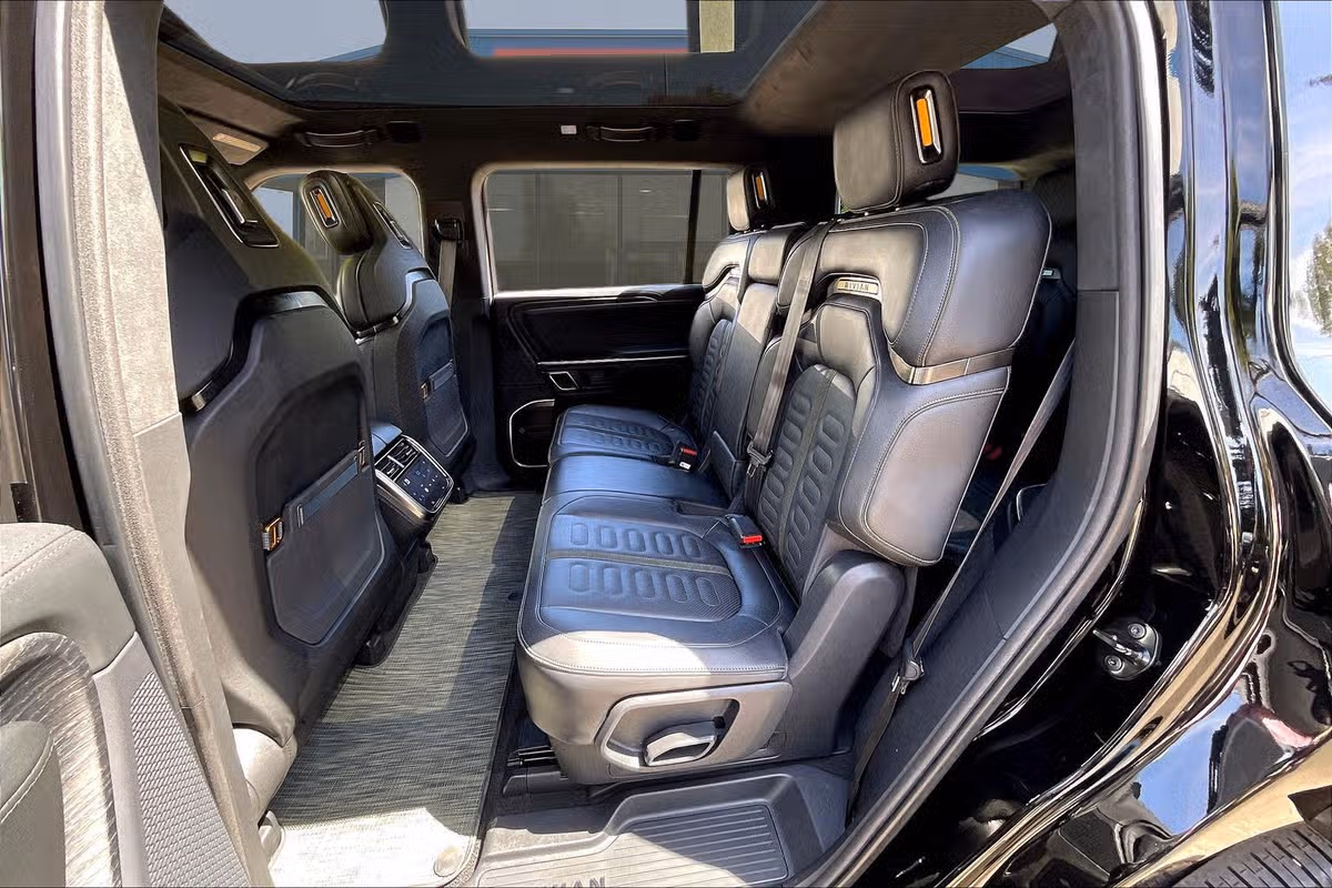 2024 Rivian R1S Adventure Image 24