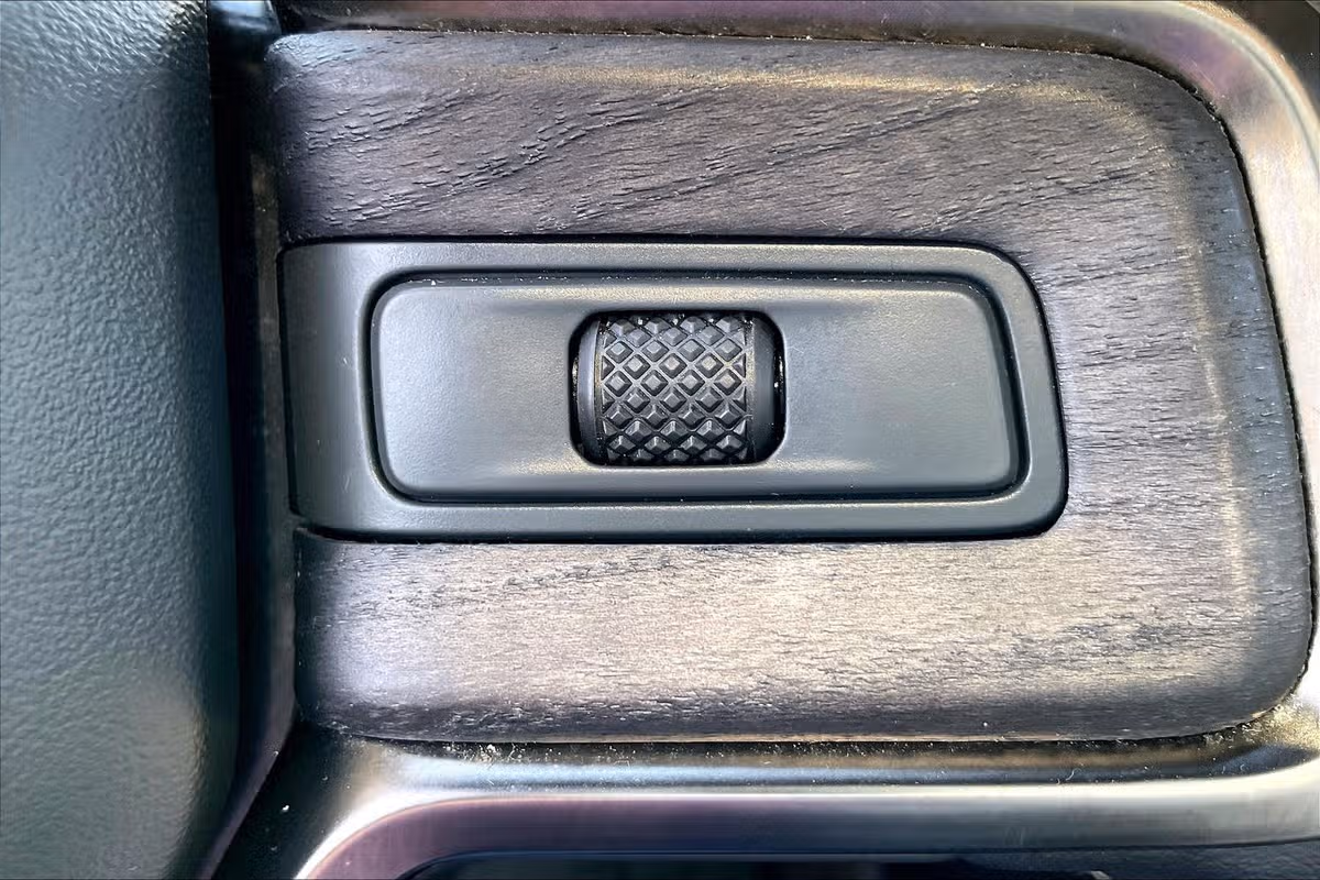 2024 Rivian R1S Adventure Image 17