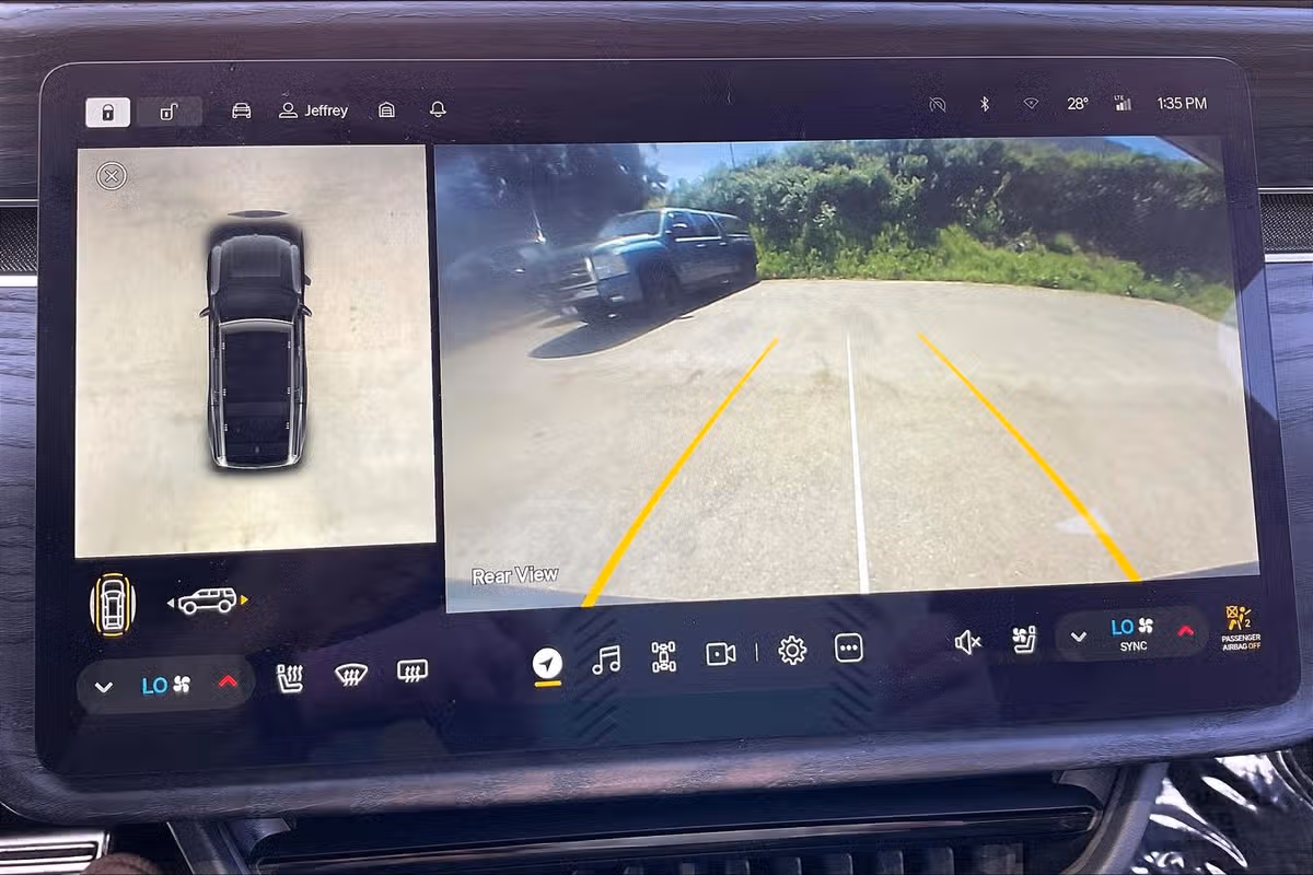 2024 Rivian R1S Adventure Image 19