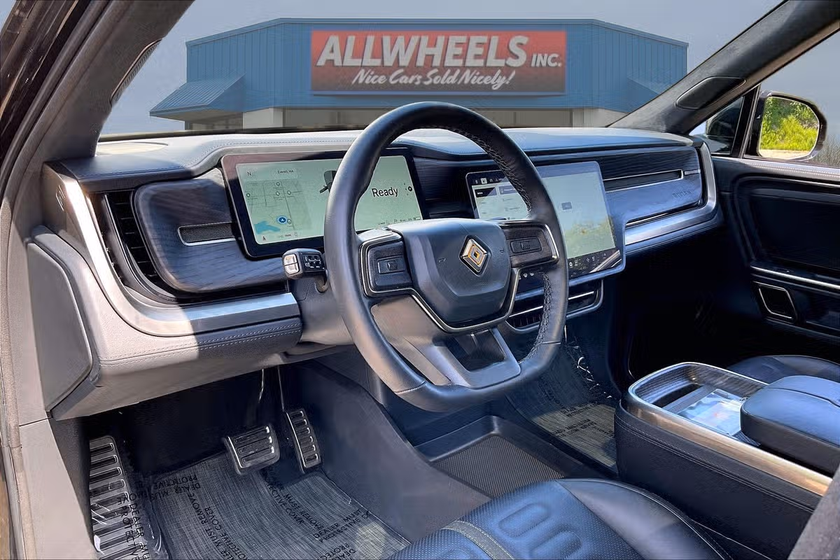 2024 Rivian R1S Adventure Image 12