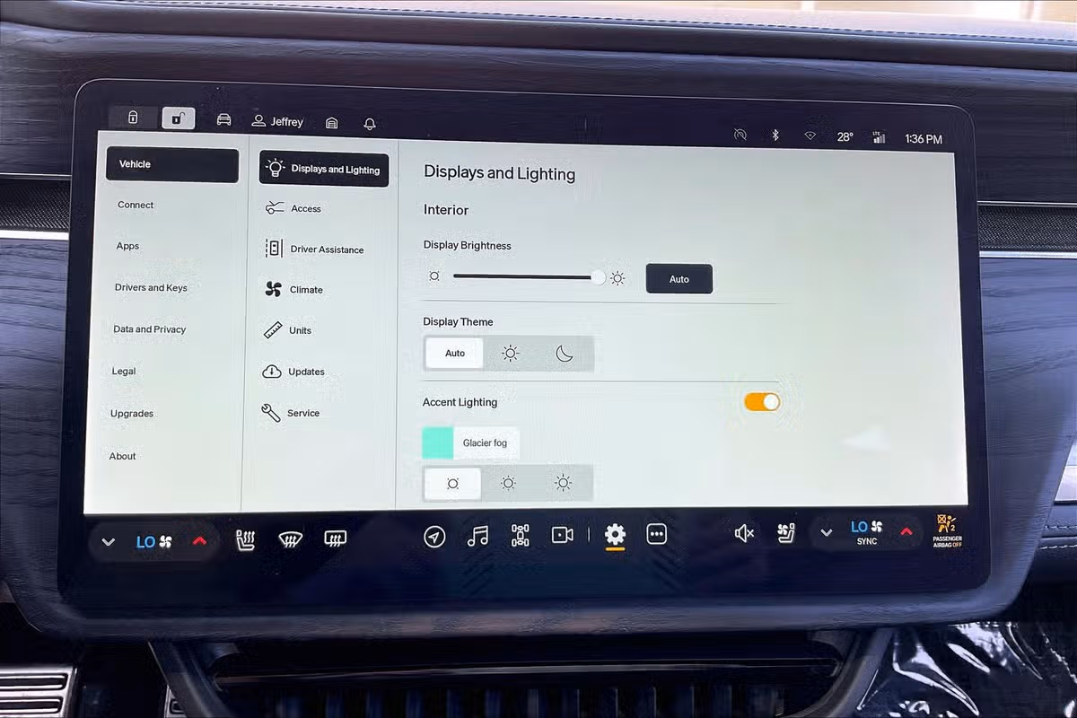 2024 Rivian R1S Adventure Image 30