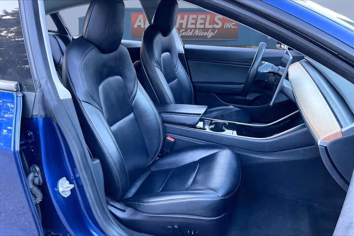 2018 Tesla Model 3 Standard Image 7