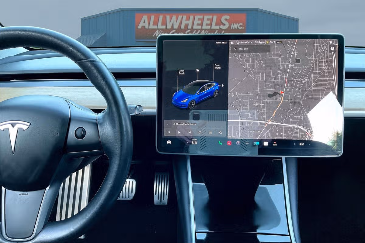 2018 Tesla Model 3 Standard Image 6
