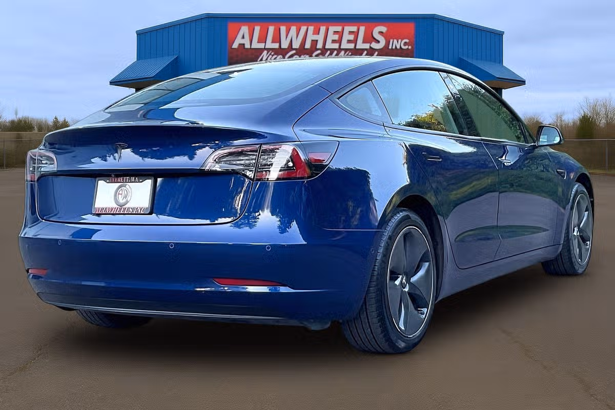 2018 Tesla Model 3 Standard Image 11