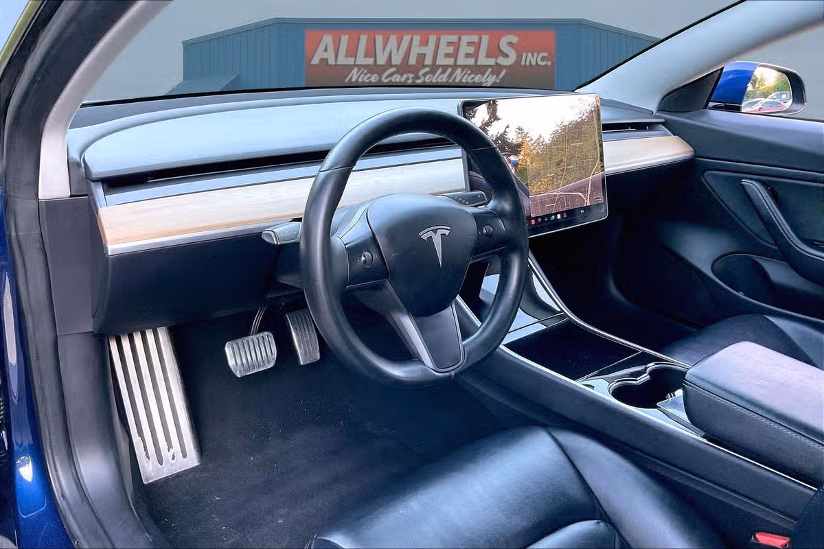 2018 Tesla Model 3 Standard Image 12